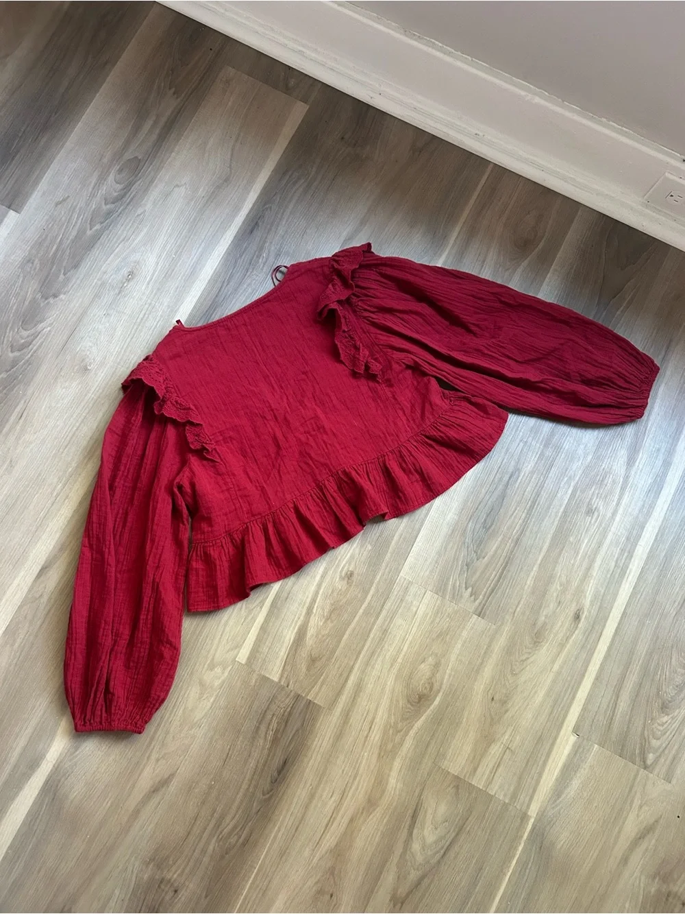 Zara XL Red cropped v-neck peasant blouse with ruffles and embroidered detailing
